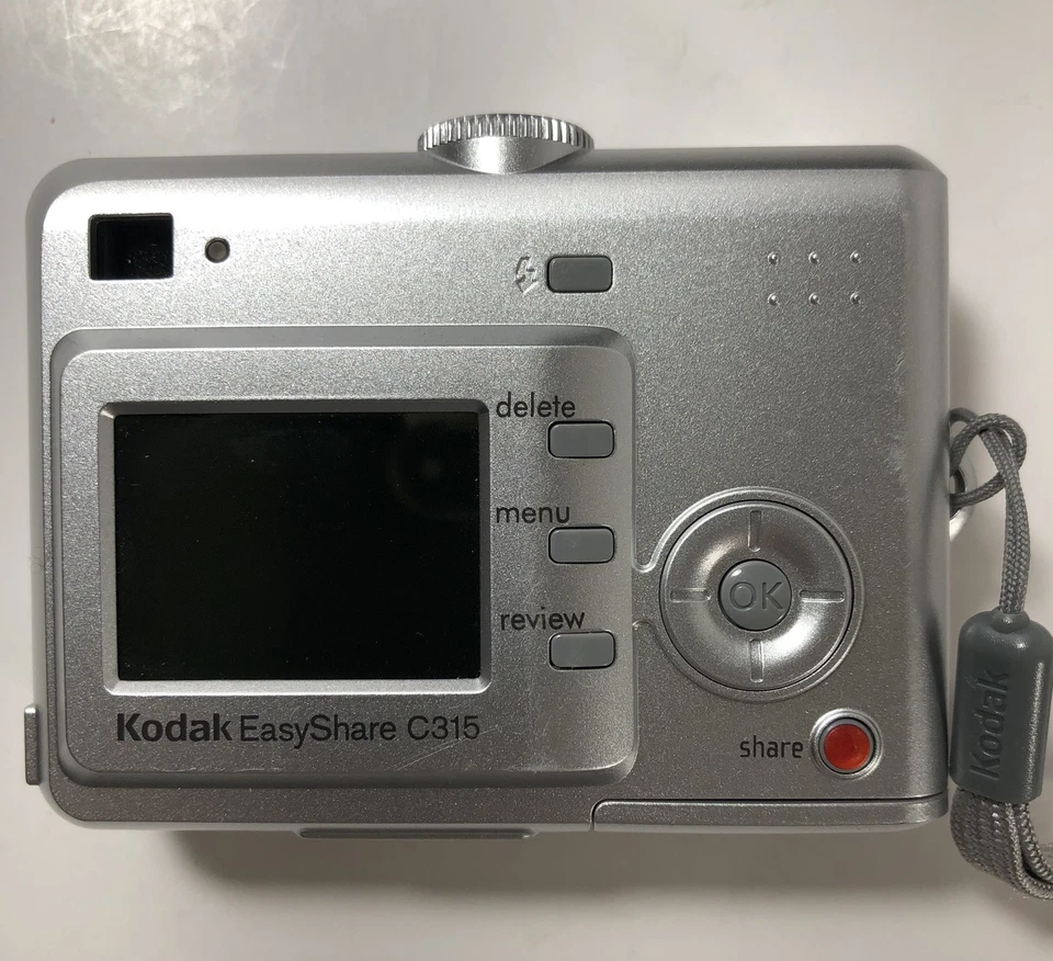 Kodak EasyShare C315 Digital Camera 5.0 MP with 3x Optical Zoom SD Card Pouch - Image 4 of 4