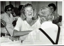 1987 Press Photo David Young interviews Linda Stein for a Marriott Hotel job, Fl