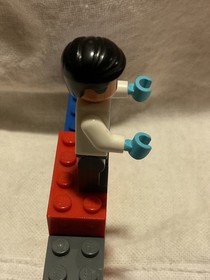 LEGO Dr. Wu Minifigure Jurassic World 75919 Park Doctor Figure