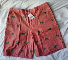 Murray's Toggery Shop Nantucket Reds Collection Mens Plain Front Short Whale