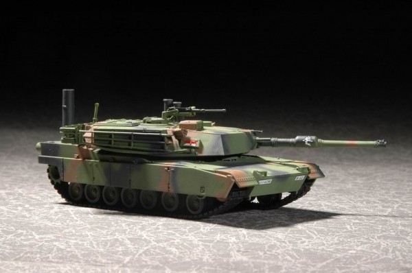 Trumpeter 1:72 M1A1 ABRAMS MBT Plastic Model Kit - 07276