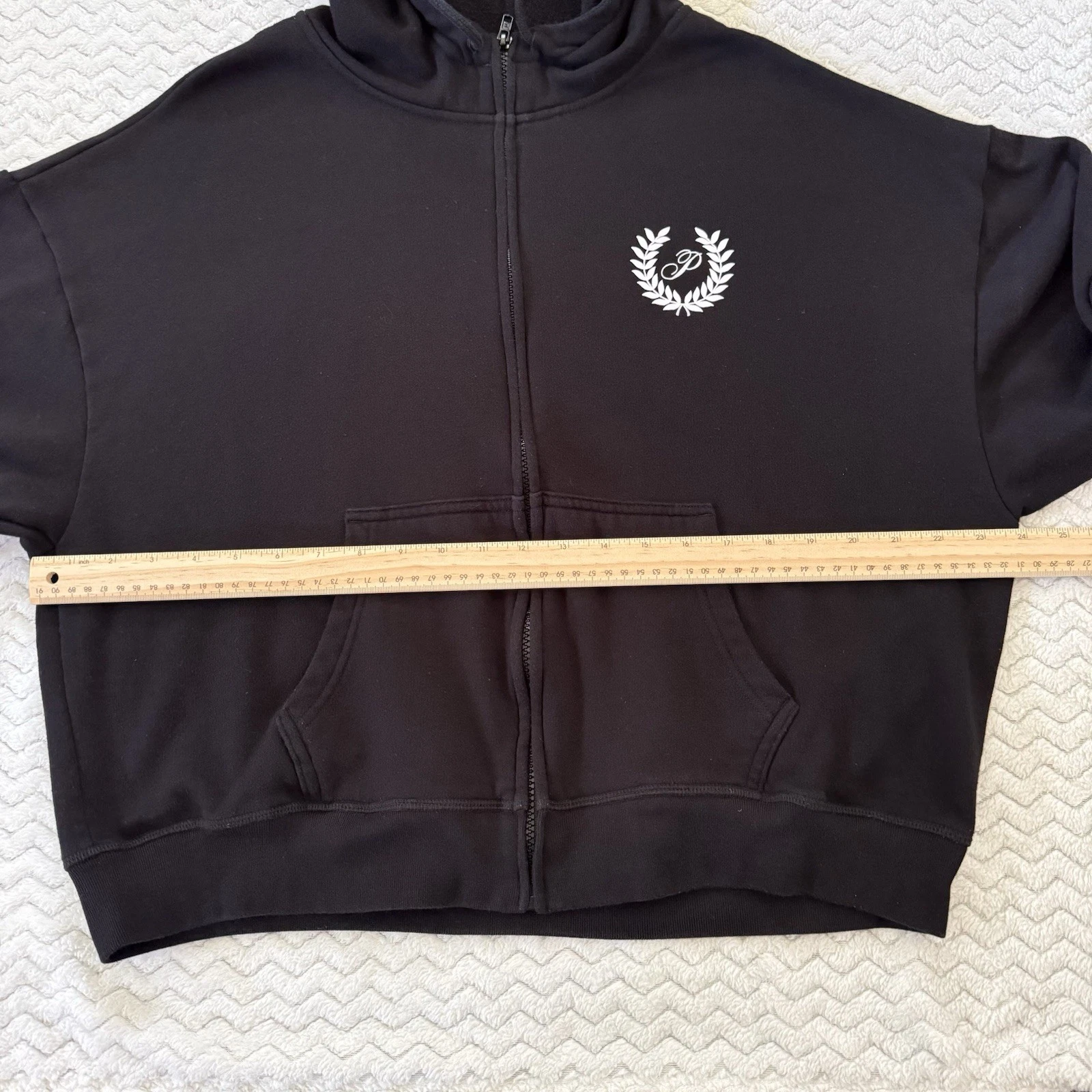 UNDERCOVER Felpa con cappuccio e zip cropped nera Pink Victoria's Secret taglia large logo completo sul retro