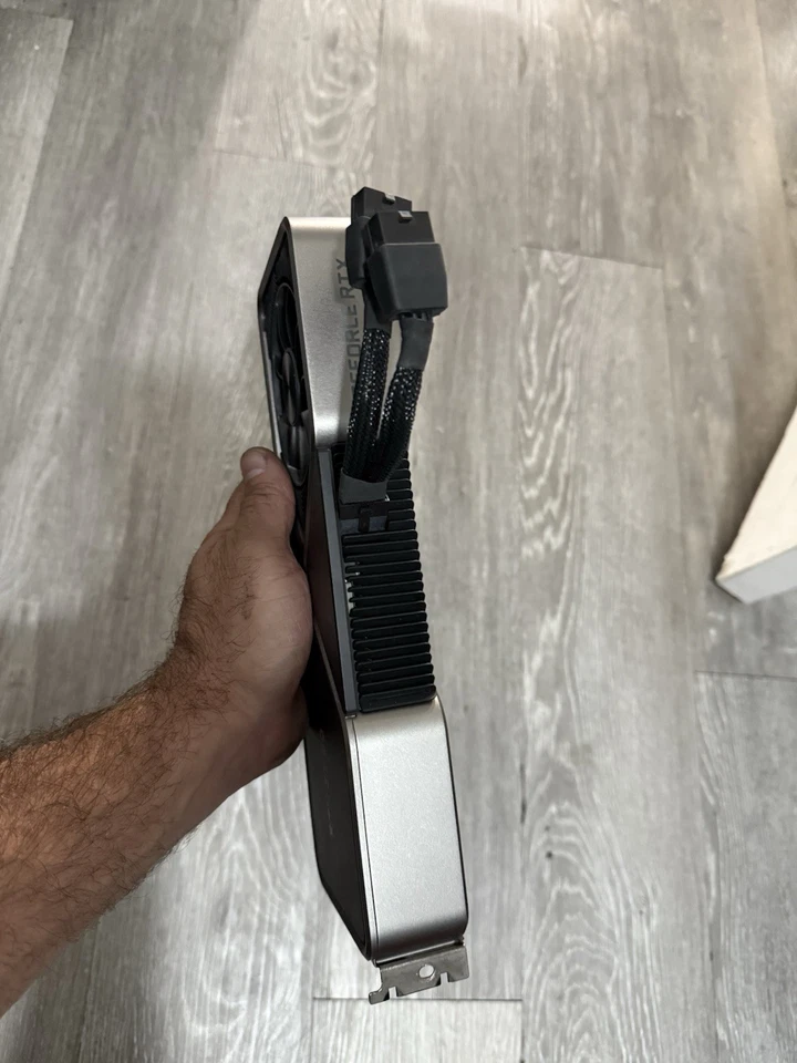 Tarjeta de gráficos NVIDIA GeForce RTX 3080 Founders Edition 10 GB GDDR6X -... Foto 4 de 4