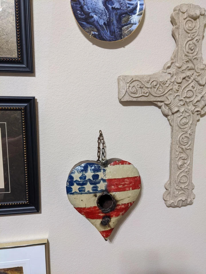 Pequeña pajarera de metal, estilo patriótico único, exterior o interior Foto 3 de 4