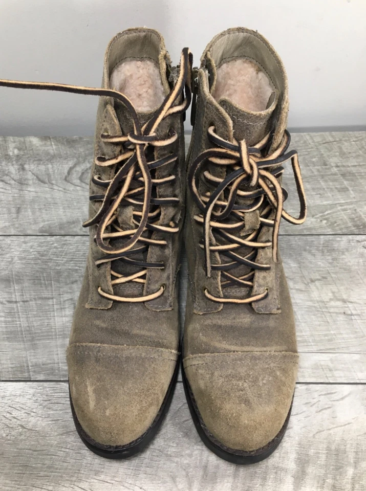 Women’s UGG 1095131 Kilmer II Chipmunk Shearling Waterproof Combat Boots Size 7 - Image 3 of 4