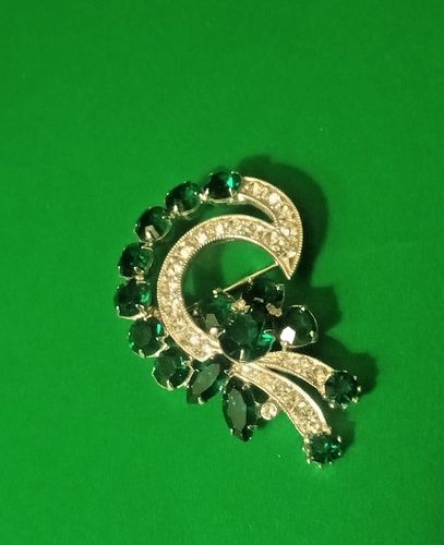 Spilla vintage Eisenberg ghiaccio tono argento verde e vetro trasparente. 2 1/3" X 1 1/2" - Foto 5 di 5