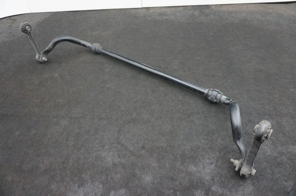 Barra estabilizadora antivuelco de suspensión delantera OEM 8W0411309 Audi S5 B9 2018-24 Foto 3 de 4
