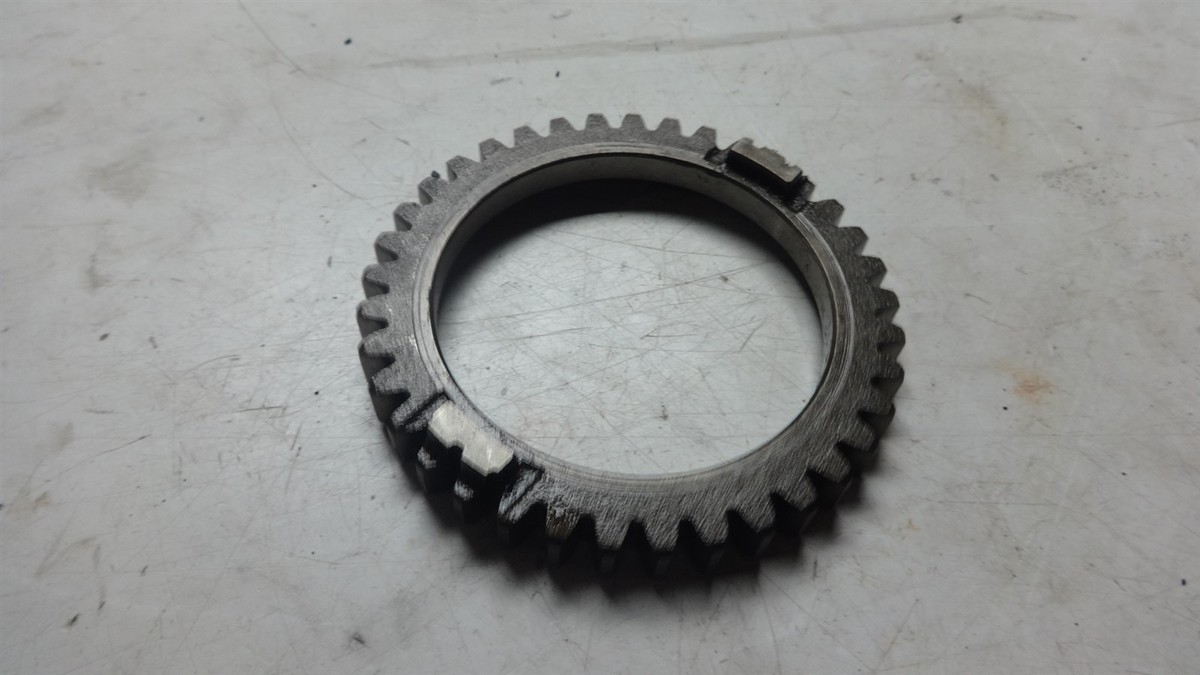 84 KAWASAKI GPZ900 ZX900 GPZ ZX 900 KM119B ENGINE CLUTCH OIL PUMP