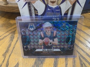 2024 Panini Mosaic - Drake Maye #273 NFL Debut Genesis Mosaic Prizm (RC)