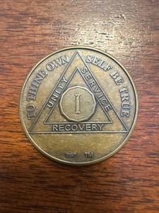 Vintage 1 Year Alcoholics Anonymous AA Bronze Medallion Coin Sobriety Chip One