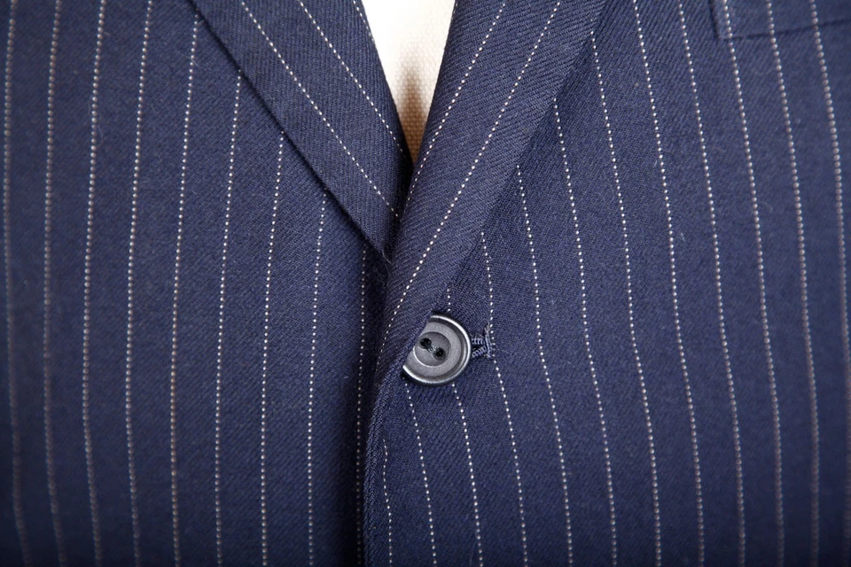 Huntsman & Sons Savile Row suit  38S 32W 28L navy dotted stripe working cuff - Image 3 of 4