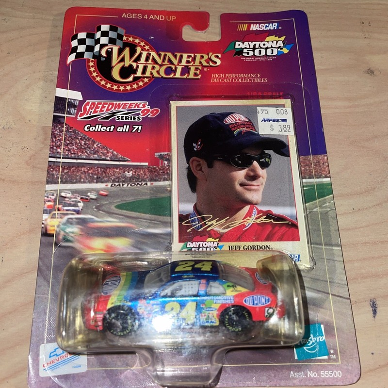 1:64 WINNERS CIRCLE 1999 #24 DUPONT DAYTONA 500 JEFF GORDON SPEEDWEEKS 99 NIP
