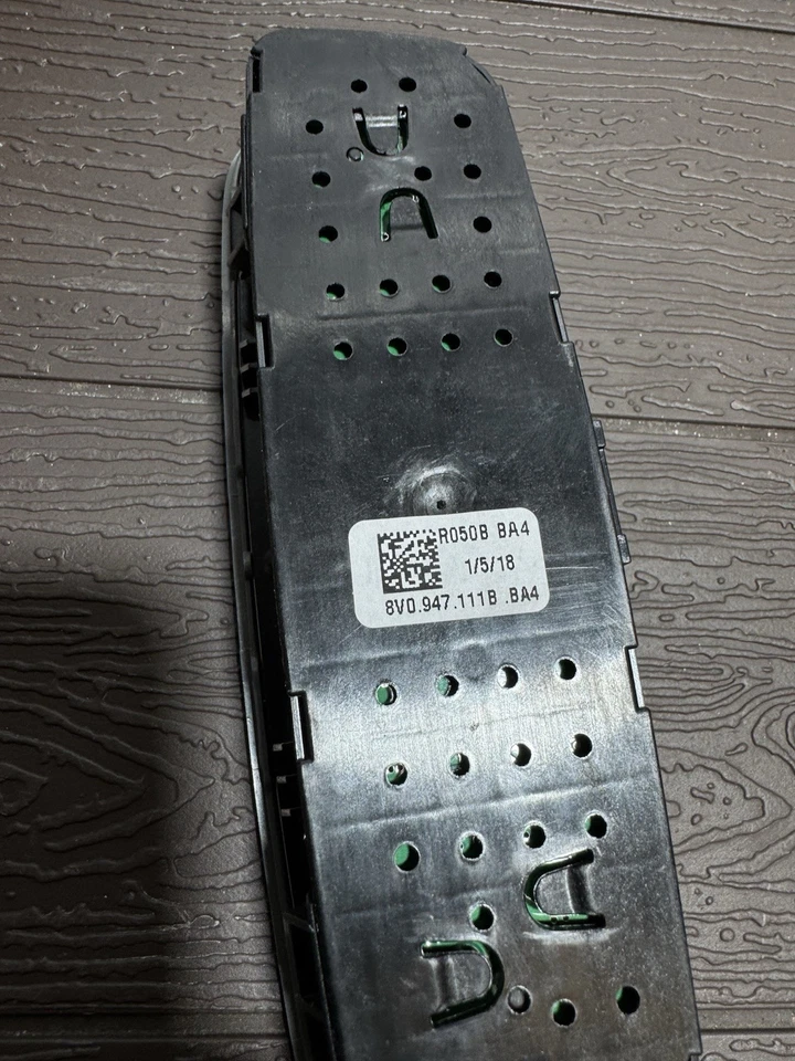 8V0947111B LUZ INTERIOR / 8V0 947 111 B / 178499 PARA AUDI A3 LIMOUSINE 8YS, 8Y - Imagen 2 de 2