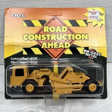 ERTL Caterpillar 613C Elevating Scraper 1:64 Diecast 1995 Road Construction