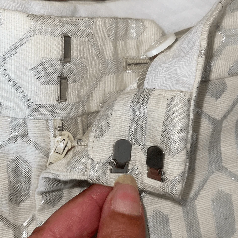 Pantalones Cortos Banana Republic Vintage Mujer Geométricos Frente Plano Beige Plateado Metálico Foto 4 de 4