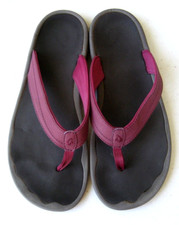 Olukai Ohana Women's size 11 Thongs Sandals Burgundy Flip Flop