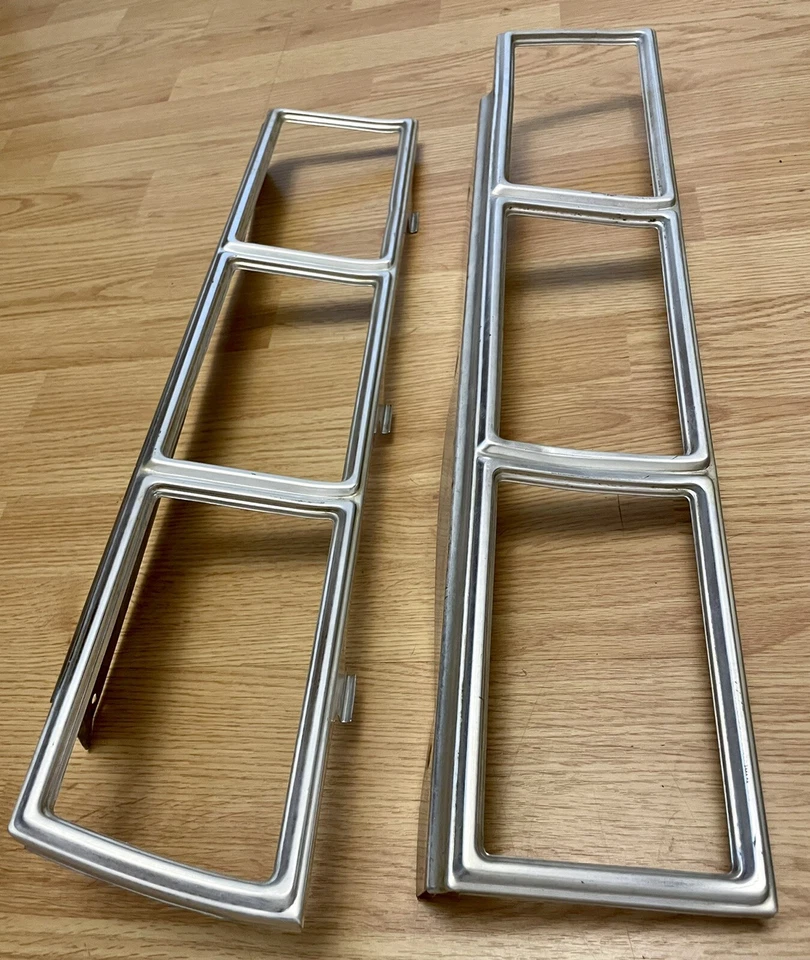 Chevrolet Impala 1979 biseles de luz trasera izquierda y derecha OEM GM Foto 3 de 4