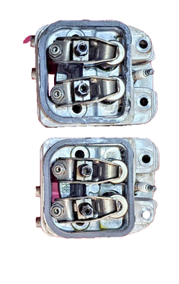 #ad Briggs amp; Stratton 354447 18HP Cylinder Head 1 2 Set 808698 808699 $175.00