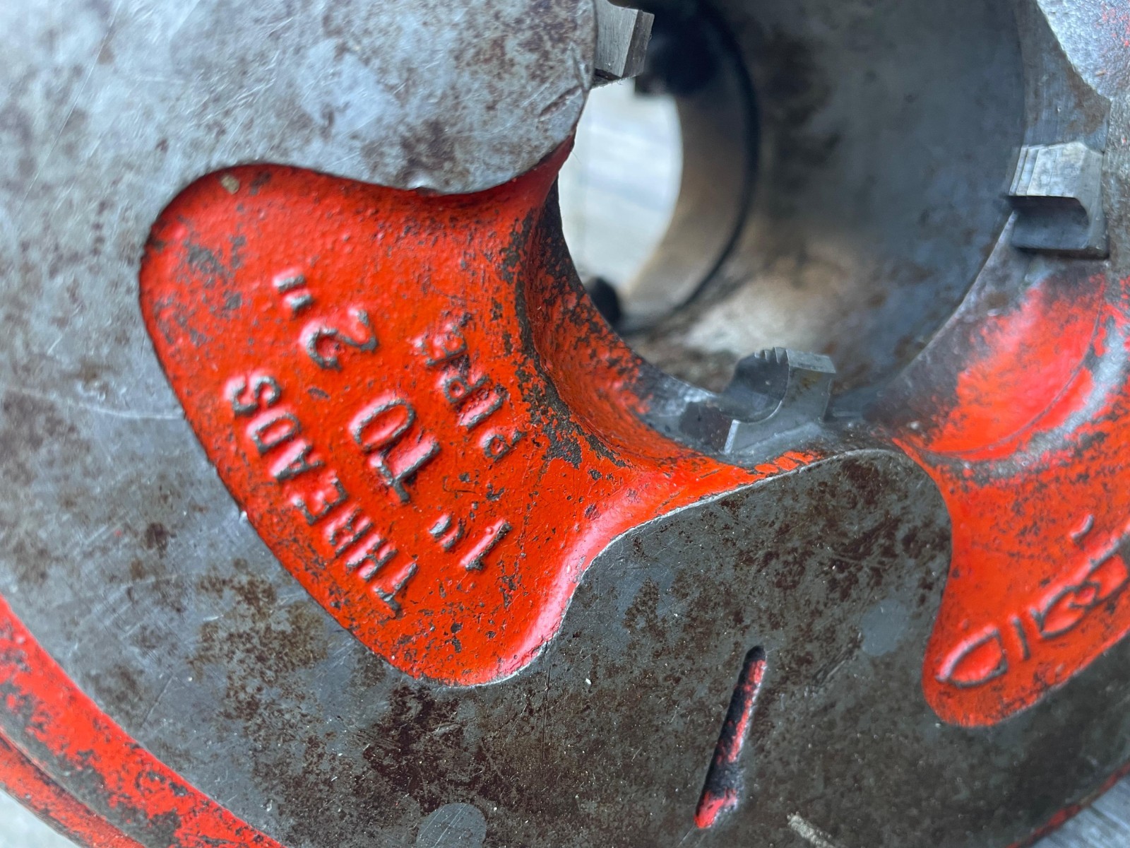 RIDGID 65 R ADJUSTABLE  1" TO 2" PIPE THREADER DIES 13" HANDLE 65-R 65R --nice--