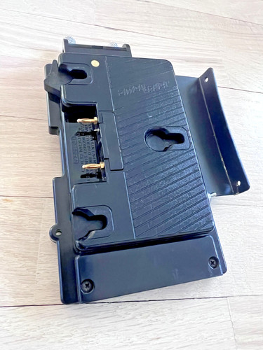 Anton Bauer V‑Mount to Gold Mount Adapter Plate w/ D‑Tap & Switch – Clean Pins