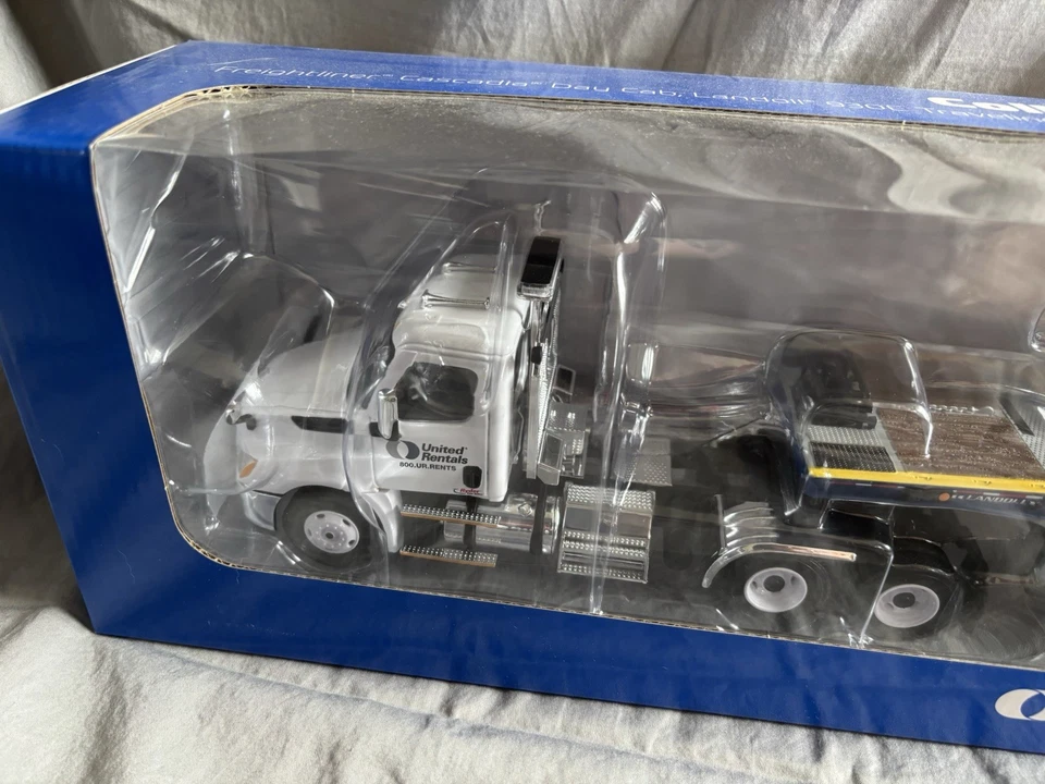 19-4321 First Gear Freightliner Tractor Trailer Equipment United Rentals Model - Image 3 of 4