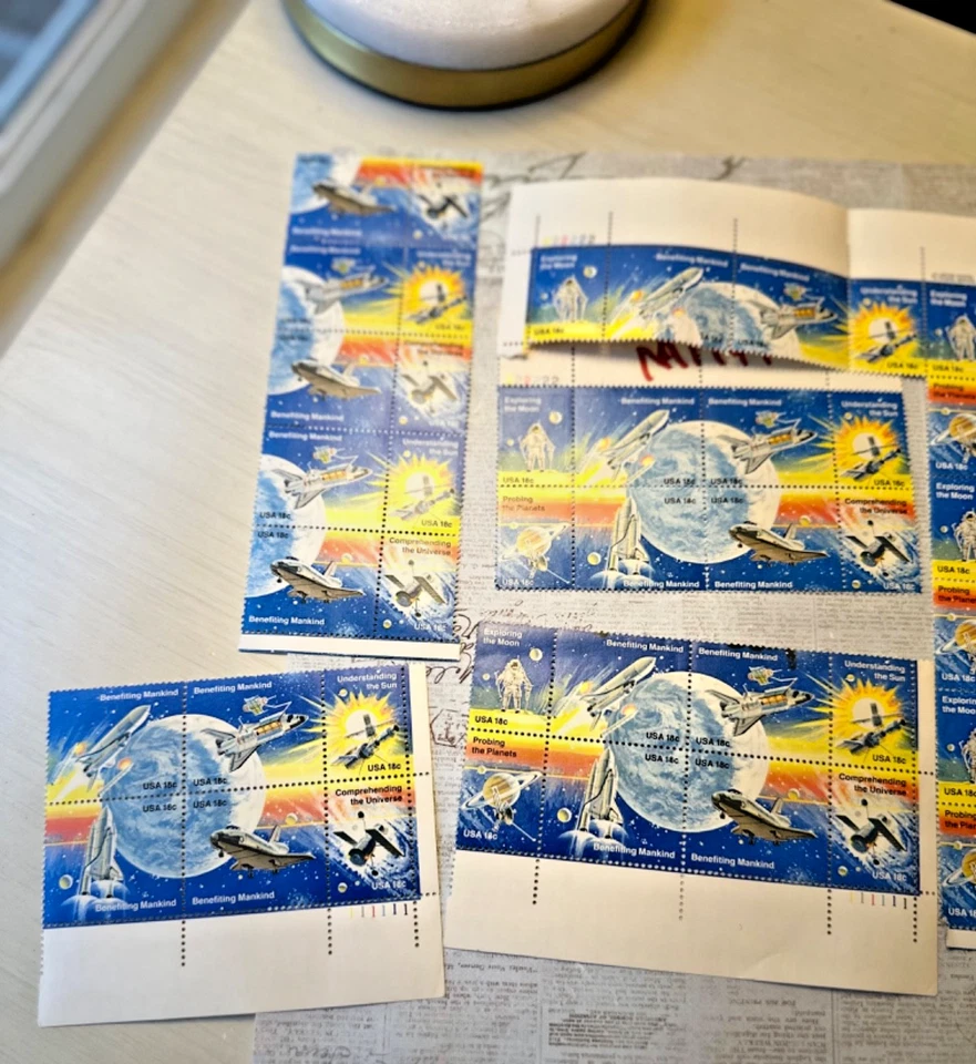 Vintage 1981 space exploration postage stamps, Scott #1912-19 - Image 2 of 4