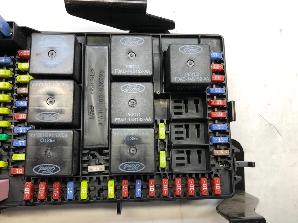 2002 2003 Ford F250 F350 Super Duty Excursion Cabin Fuse Box OEM 2C7T-14A067-AP - Image 4 of 4