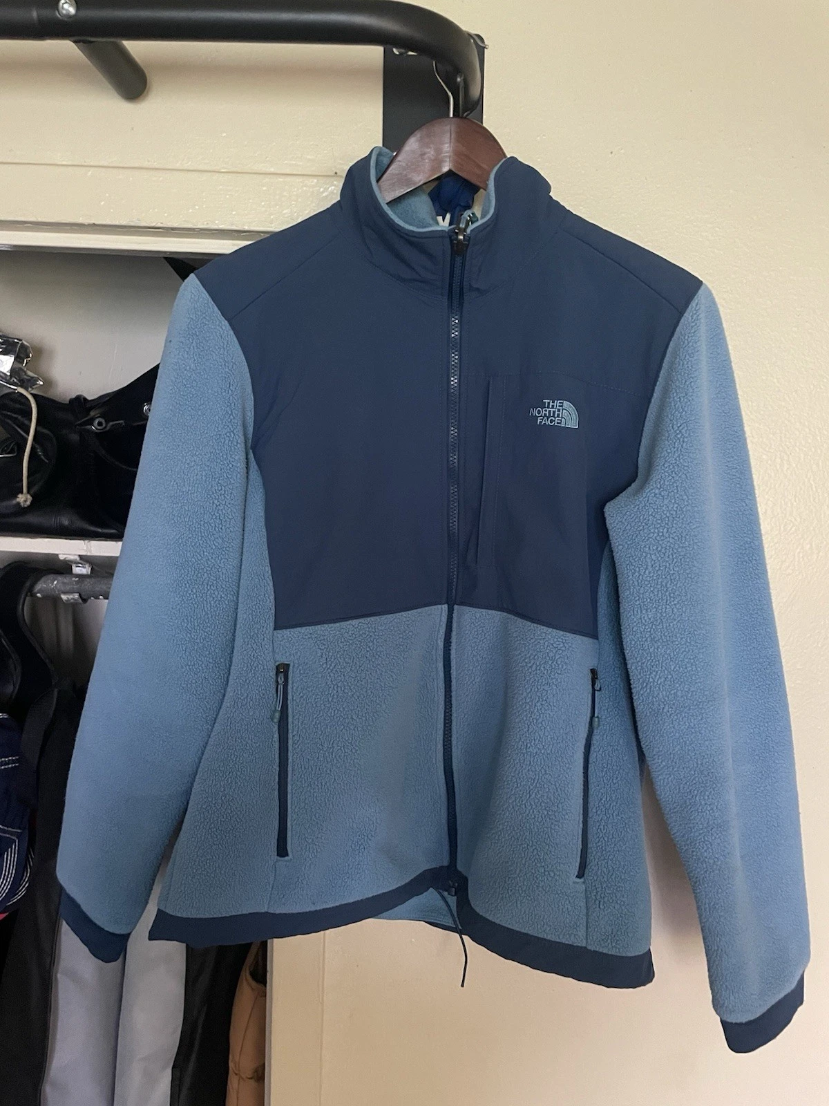 Women’s The North Face Denali Jacket Polartec Fleece Aqua Blue / Navy Large
Opens in a new window or