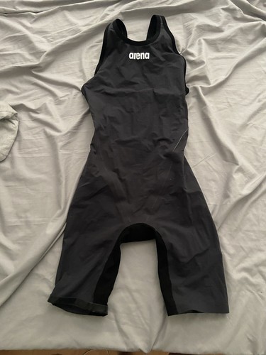 arena powerskin carbon flex Open Back Grey/black Size 26