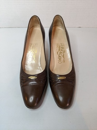 Vintage Ladies Salvatore Ferragamo Italy Brown Leather Heels Size 5.5AAA