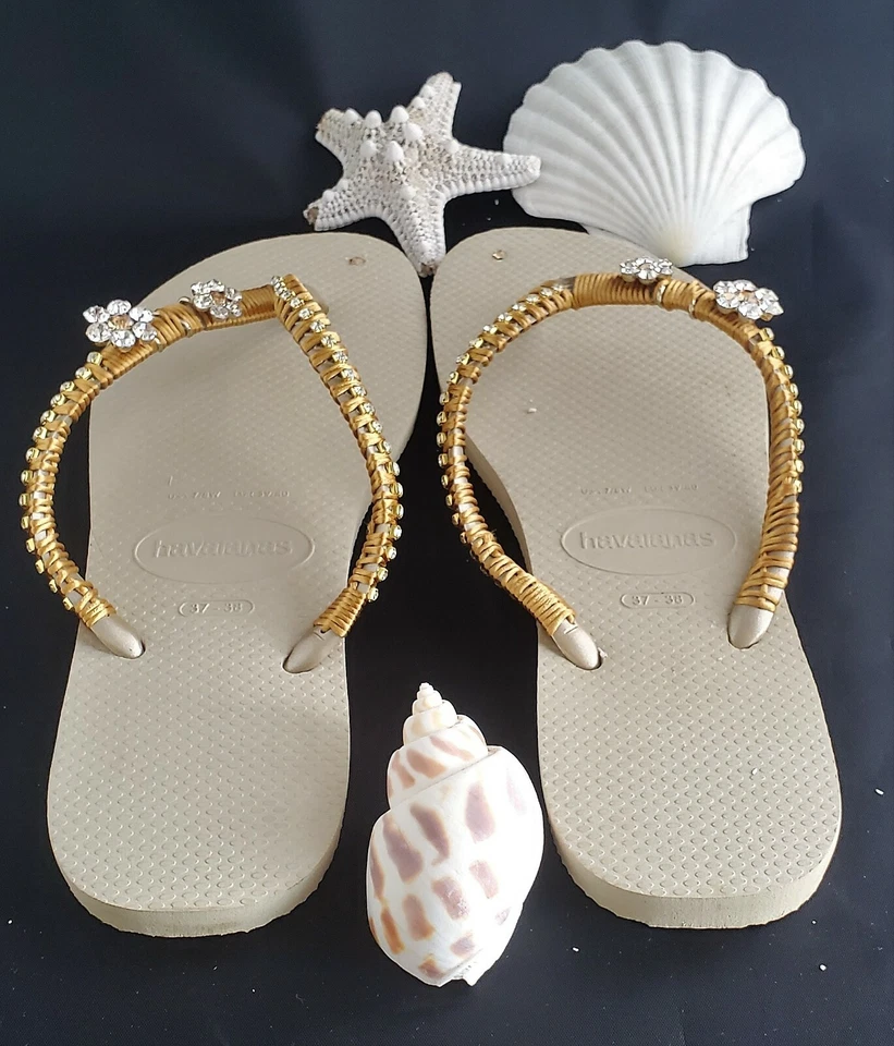 Chanclas Havaianas Brasileñas Personalizadas con Dijes y Cristales para Mujer Foto 2 de 4