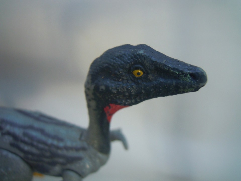 Jurassic World Dino Escape Mononykus Action Figure Wild Pack Mattel