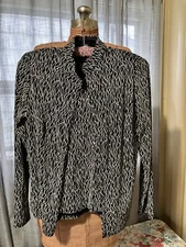 WOMEN"S JUMP APPAREL 2 PC SPARKLY TANK AND JACKET - SIZE M 