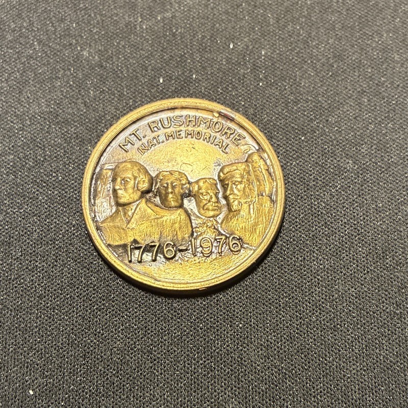 Mt. Rushmore National Memorial 1776-1976 Bicentennial 200th Anniversary Medal