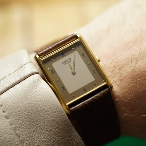 Vintage Seiko Tank 5Y30-5060 Wrist Watch with Original Hang Tag | Repair Lot