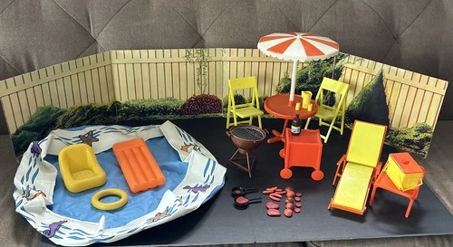 Vtg Arco Barbie Doll Outdoor inflatable Swimming Pool & Backyard Patio Playset