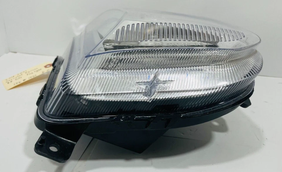 2018-2021 雪佛兰 Equinox 右乘客侧雾灯 原始设备制造商 84226246 — 第 3/4 张图片