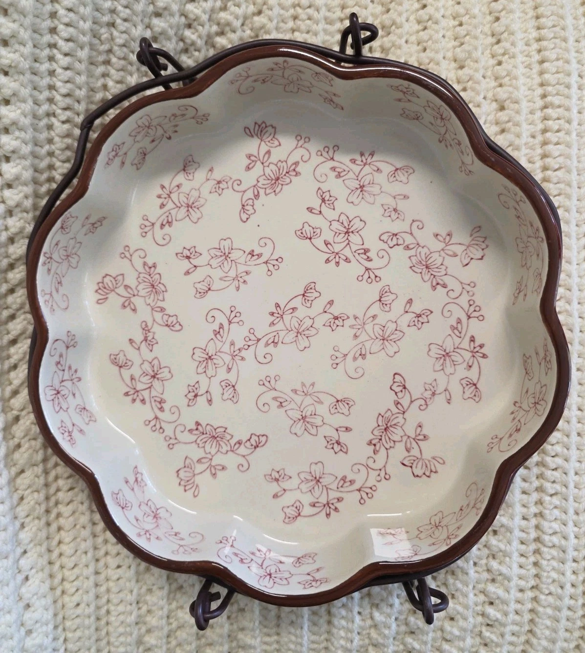 Temptations By Tara Floral Lace Pie Plate w/Wire Holder Rack Ovenware 10 in.