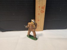 Barclay Manoil 778 Lead Gas Mask Soldier W Handgun 1930 s Figure