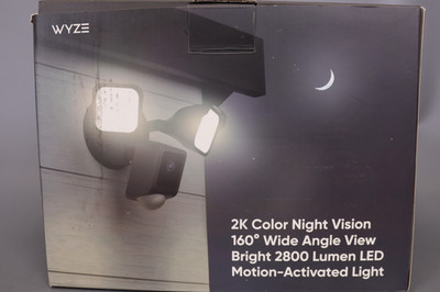 Wyze - Wired Outdoor Wi-Fi, 2800 Lumen Floodlight Security Camera v2 - Black