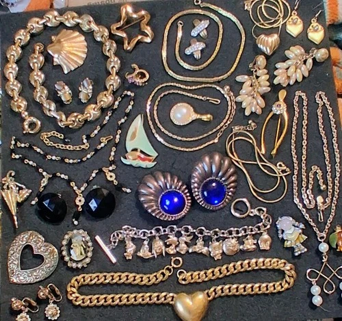 Antique/VTG Mix Gold/Silver PL Tone & Stones Costume Jewelry Necklaces Brooch