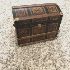 Vtg '79 K. Hochradel Dollhouse Miniature Lined Trunk Steamer humpback