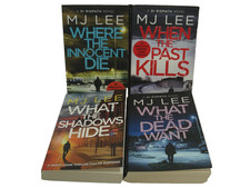 M J Lee 4 D I Ridpath paperback book bundle series Free P & P