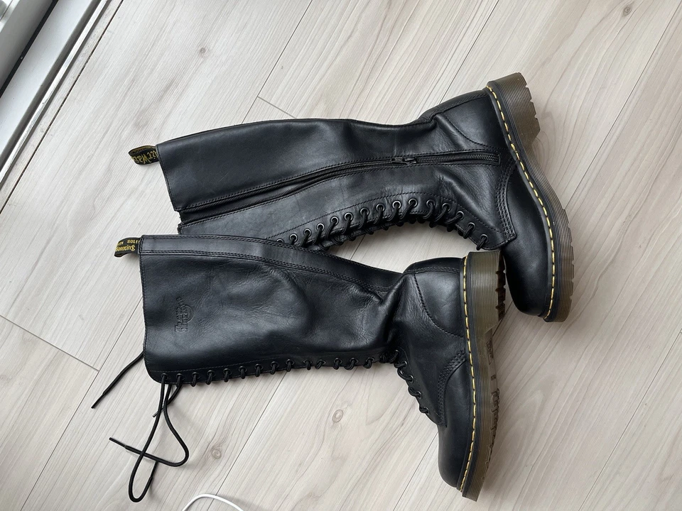 Dr. Martens Black Leather Knee High Boots Size 7 - Image 3 of 4