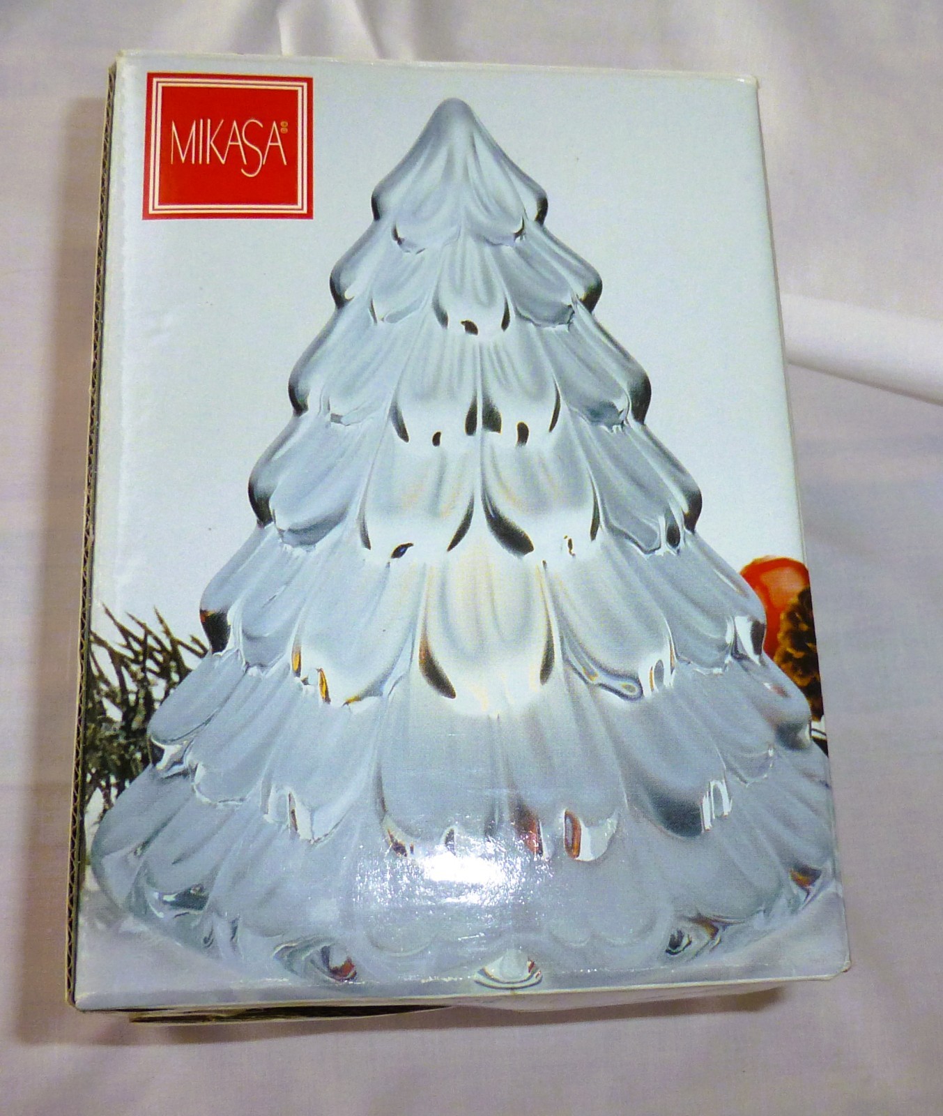 Mikasa "Winter Dreams" Glass Christmas Tree Tea Light Candle Votive Holder. New
