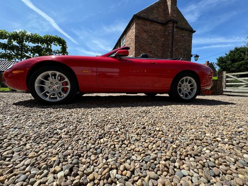 Jaguar XKR Convertible 4.0L 2001 - Picture 13 of 16