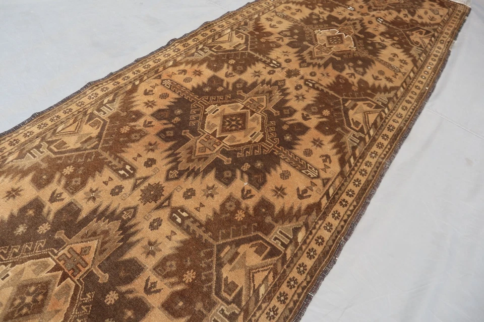 3x9 Turkoman Runner Rug – Tribal Medallion Design – Hand-Knotted Wool Brown. - Image 3 of 4