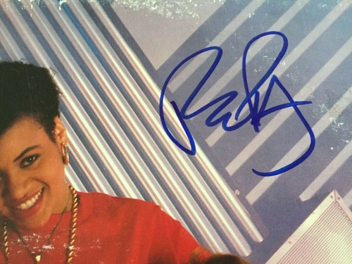 Salt N Pepa Tramp Remix Signed Auto Vinyl Record Album JSA Certified COA - Picture 3 of 4