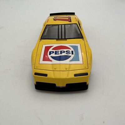 1983 Darrell Waltrip #11 Pepsi Firebird Xtreme 1:24 NASCAR Action