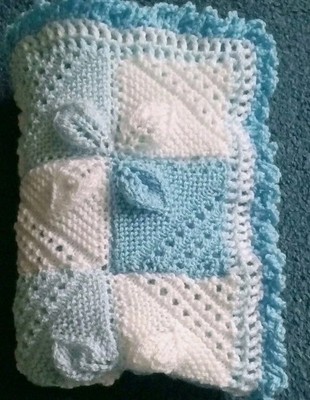 Baby Kinderwagendecke blau-weiß neu handgestrickt